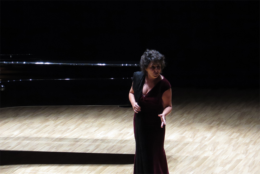 Consuelo Hueso interpretando "Carmen" de Bizet, Las Artes en Paralelo 2016.7 (P. V.)